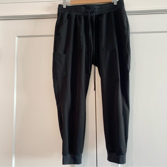 2 pairs of scrub pants - Picture 1 of 6